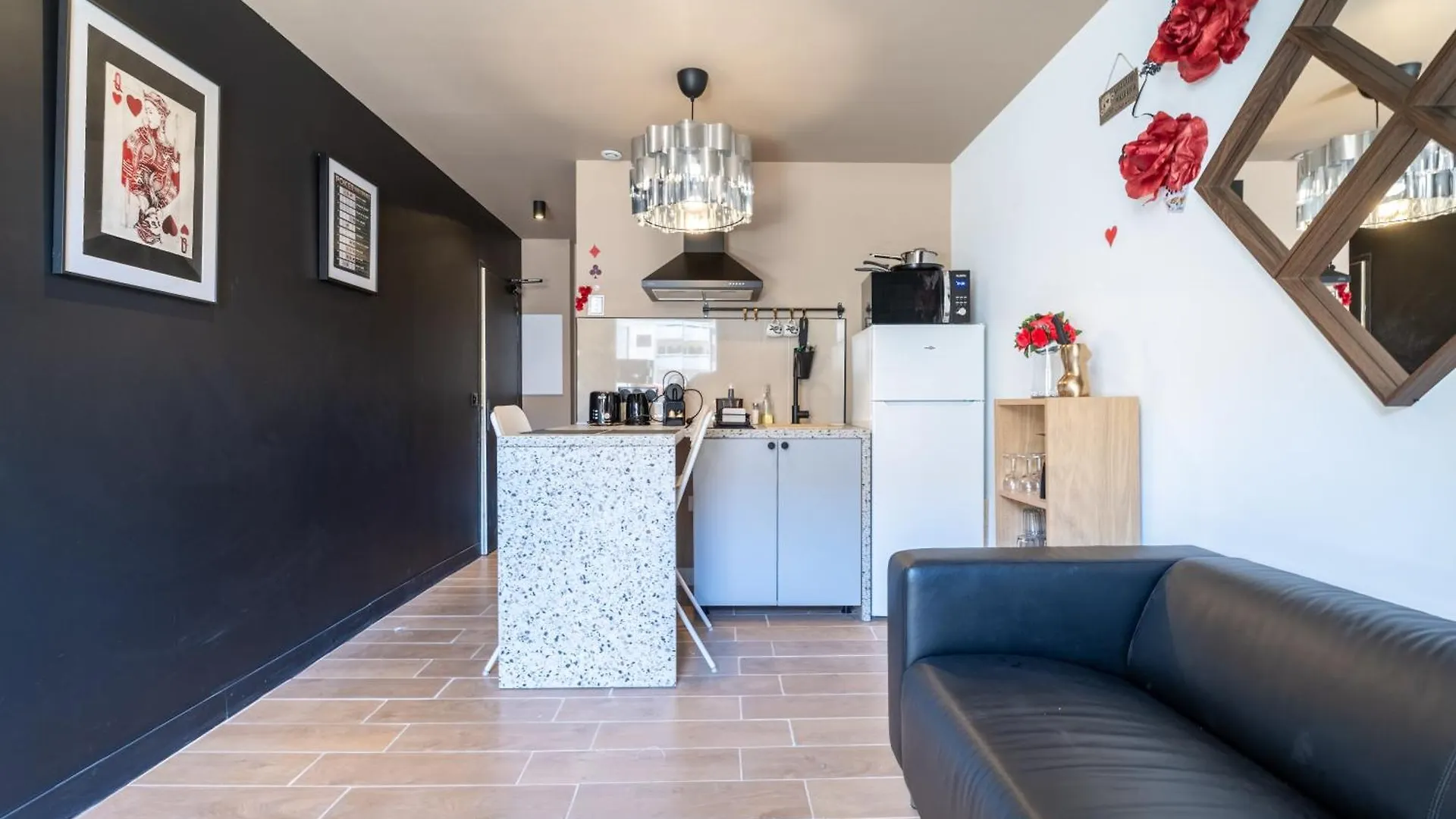 Le Poker Love Jacuzzi Marseille Apartment